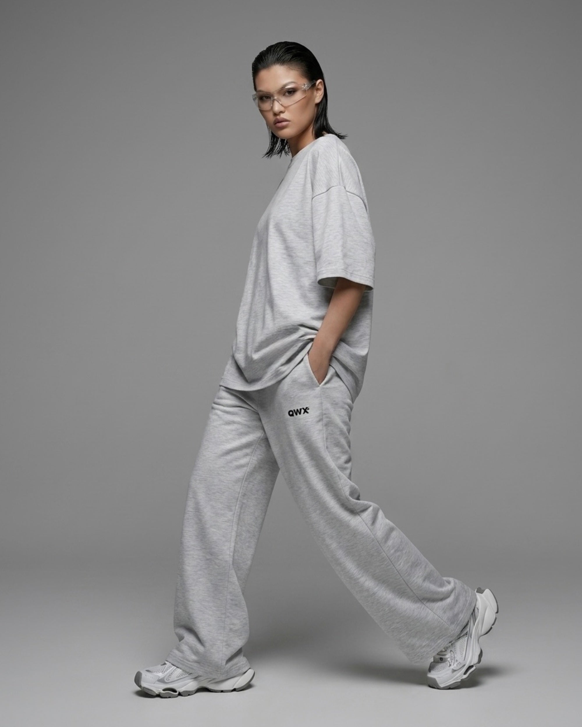 2-Piece Women Set: Urban T-shirt and Wide-Leg Sweatpants – Melange Grey