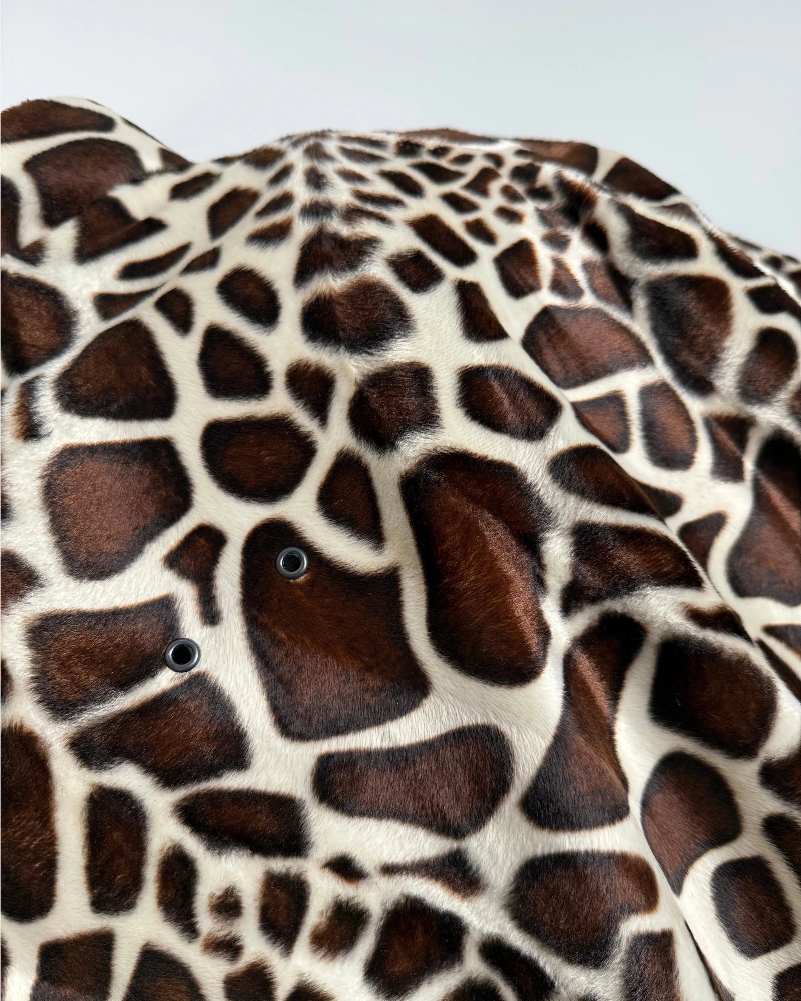 2-Piece Set: Savannah Giraffe – Jacket + Shorts