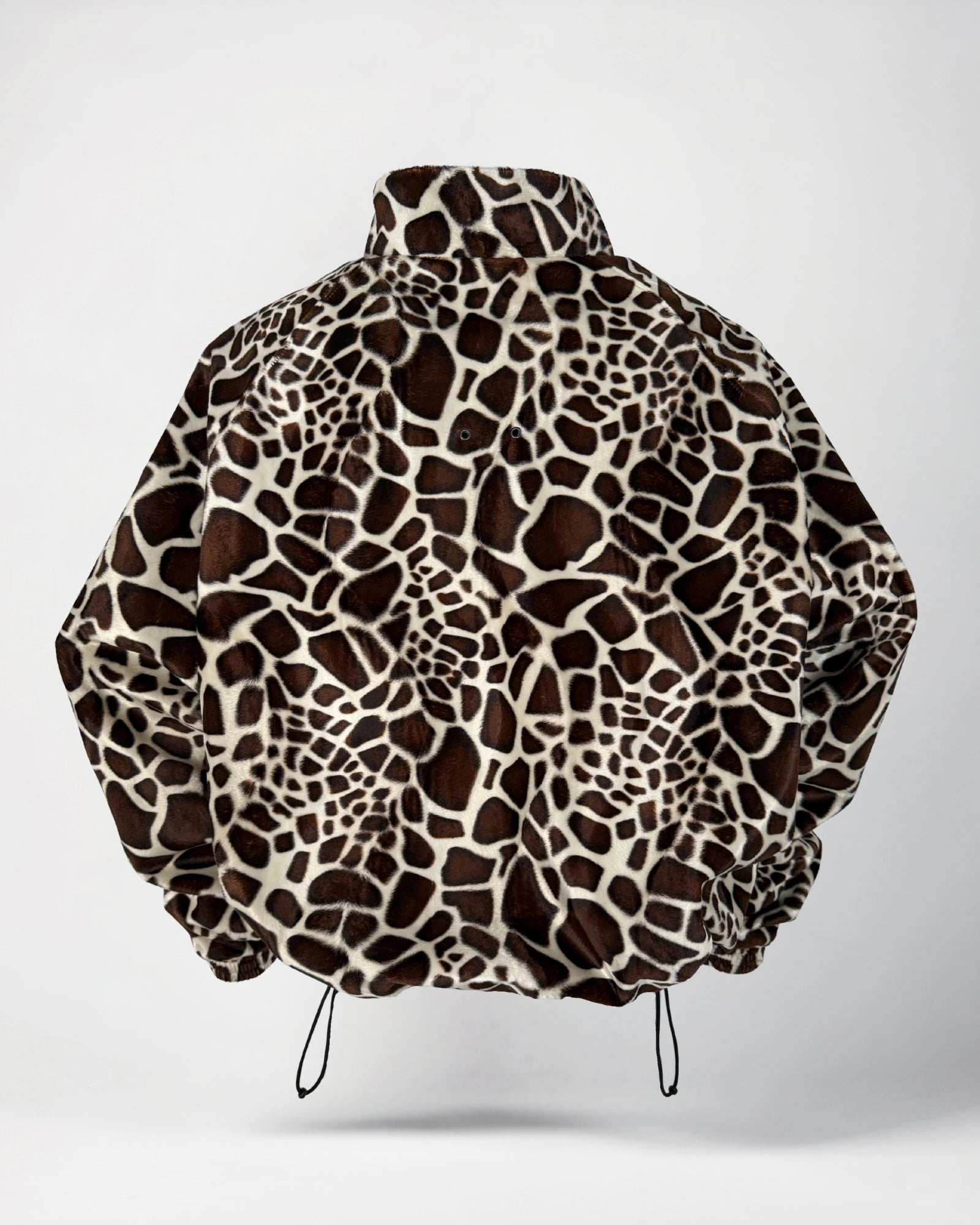 2-Piece Set: Savannah Giraffe – Jacket + Shorts