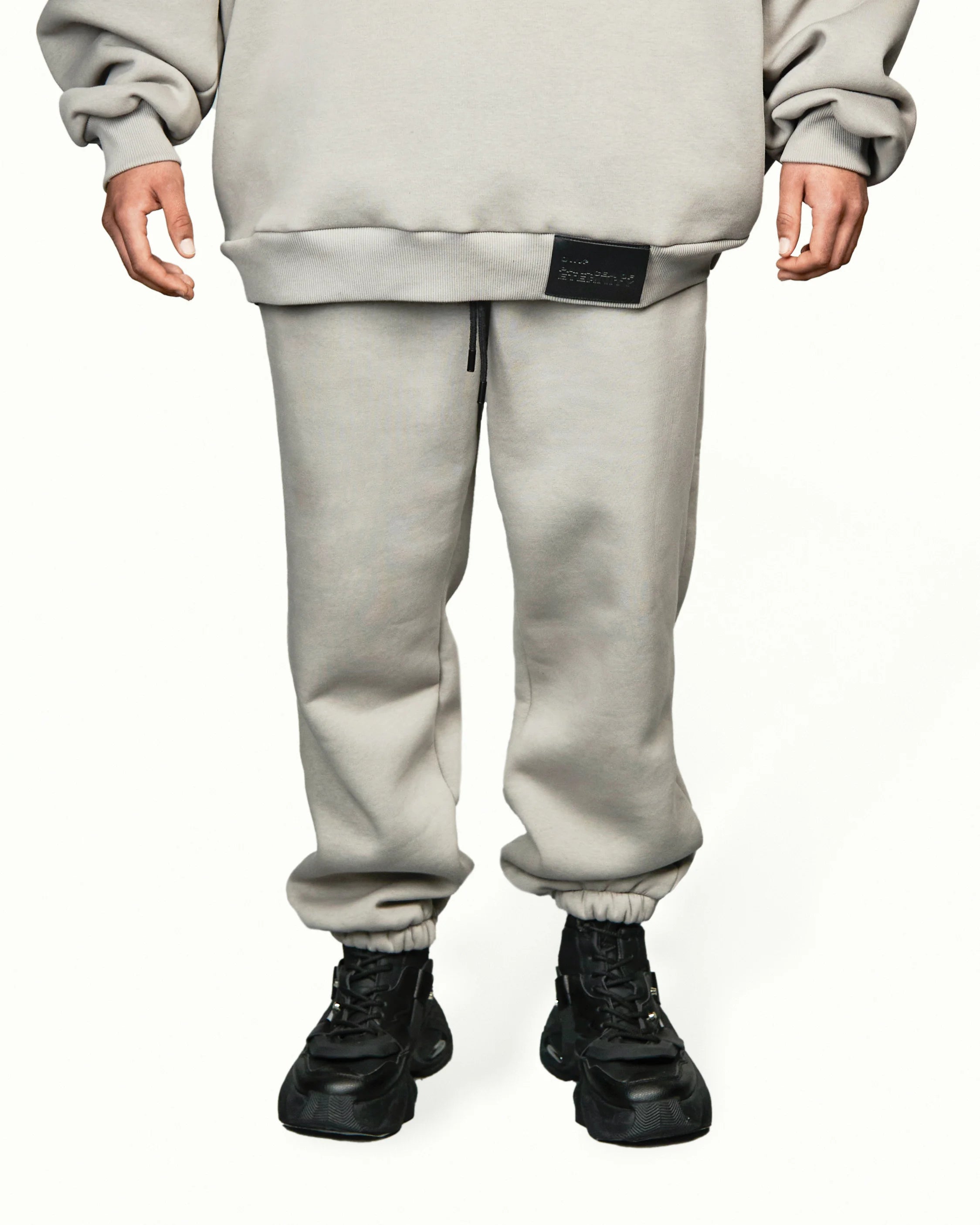 Pantalones deportivos Eternity Mark – Gris
