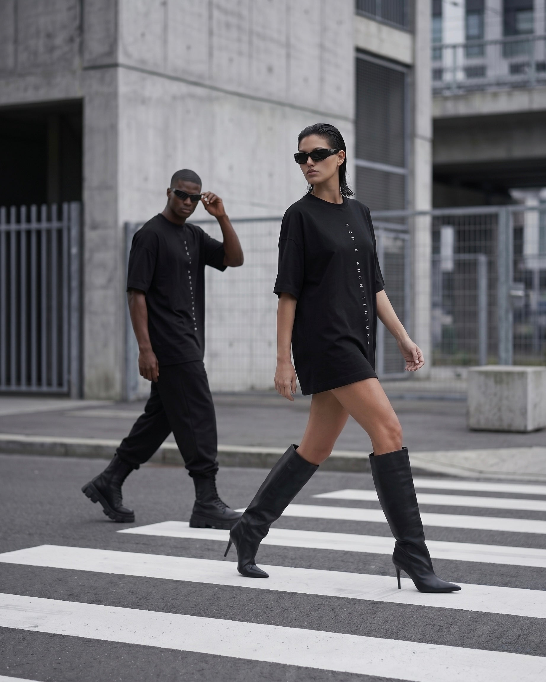 T-SHIRT GOD'S ARCHITECTURE – SCHWARZ
