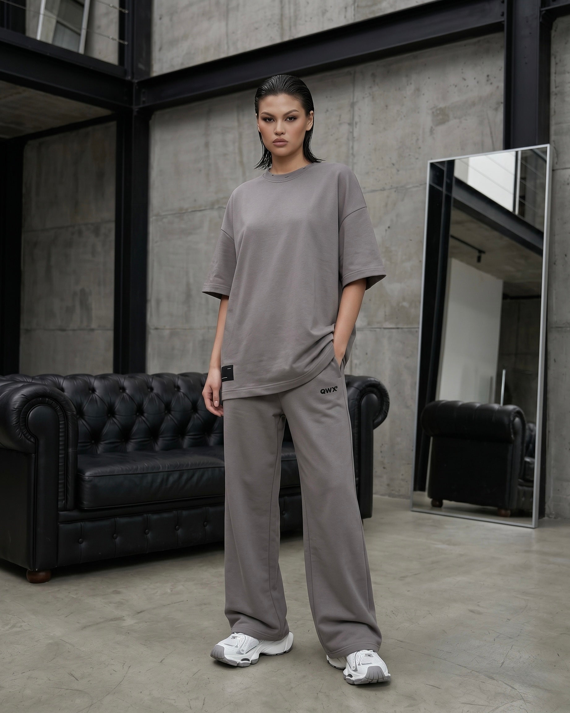 2-Piece Women Set: Urban T-shirt and Wide-Leg Sweatpants – Grey