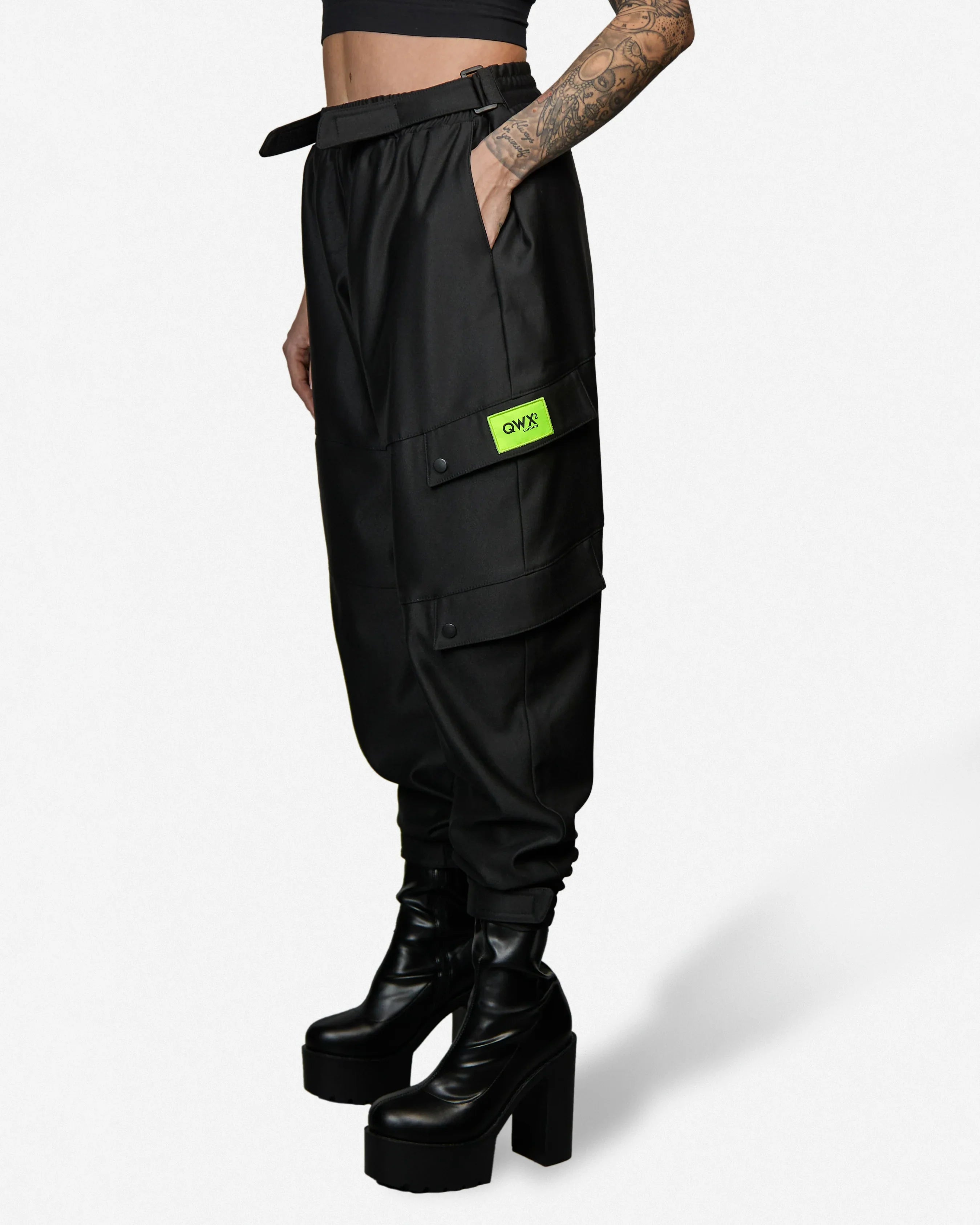Trousers - Women