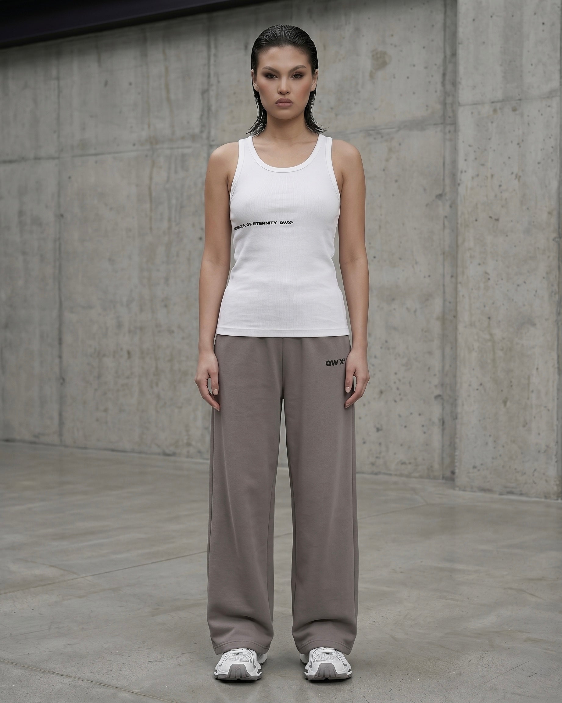 2-Piece Women Set: Ribbed Tank Top and Wide-Leg Sweatpants - Grey