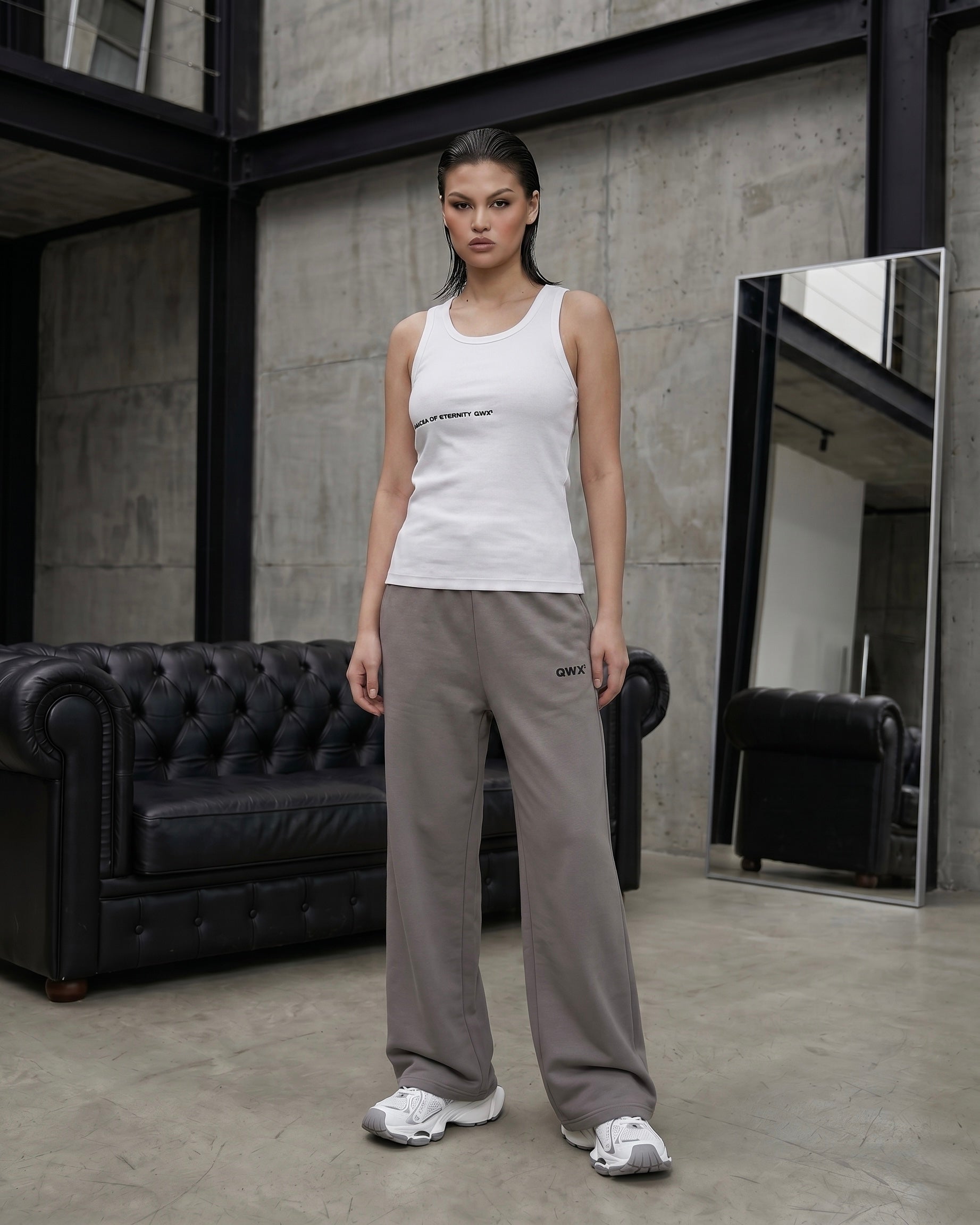 2-Piece Women Set: Ribbed Tank Top and Wide-Leg Sweatpants - Grey