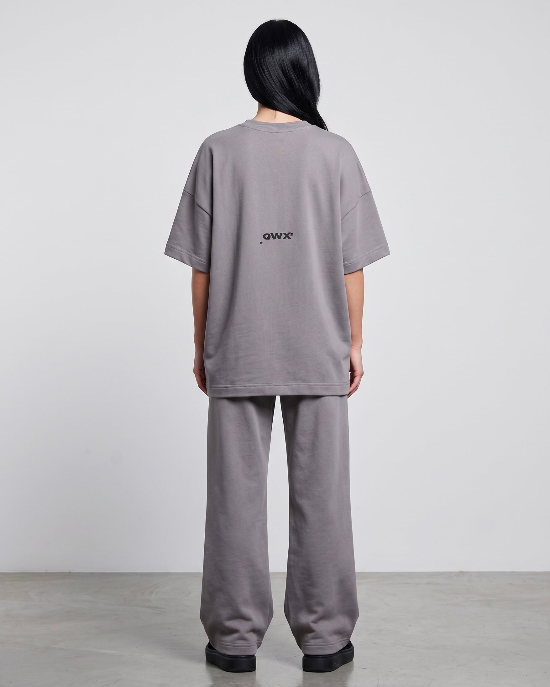 2-Piece Women Set: Urban T-shirt and Wide-Leg Sweatpants – Grey